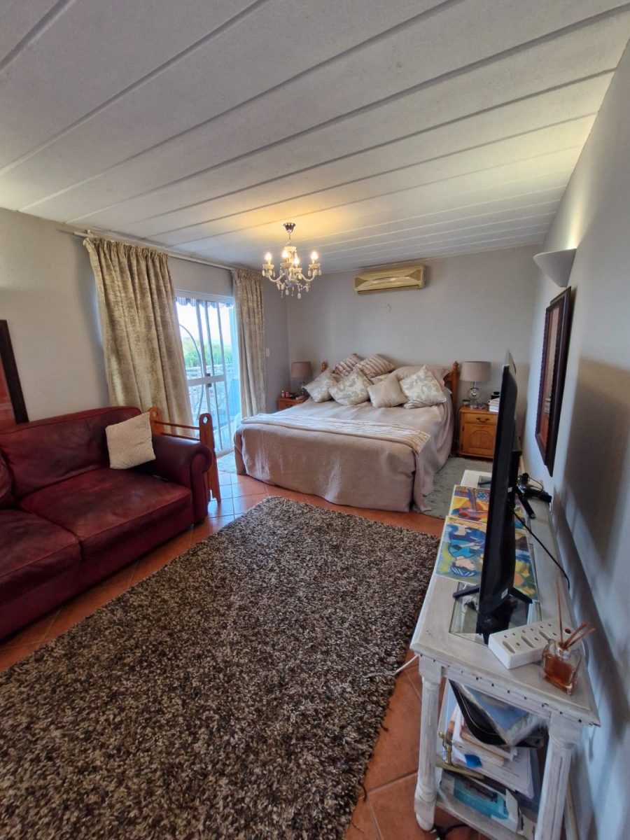 4 Bedroom Property for Sale in Caribbean Beach Club North West